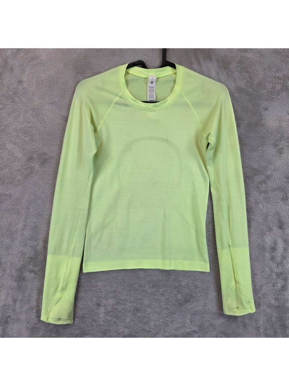 Lululemon Swiftly Tech Shirt Womens 2 Green Long Sleeve Thumbholes Athletic